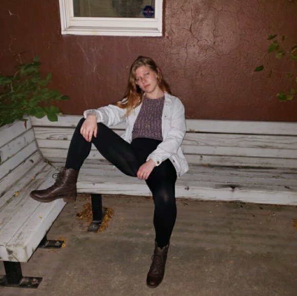 Meet your Posher, Amber - Picture 4 of 6